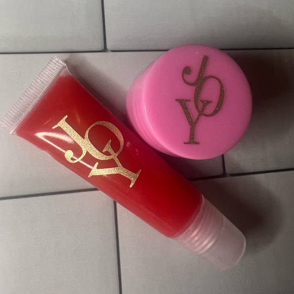 JOY Christmas Lip Gloss And Lip Scrub Set - Picture 3 of 4